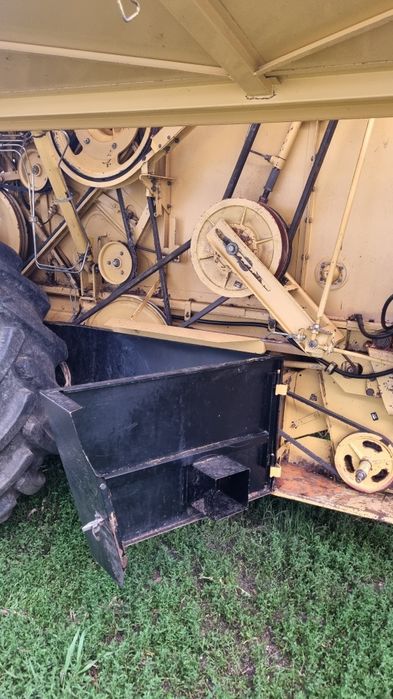 Combina new holland tc 56