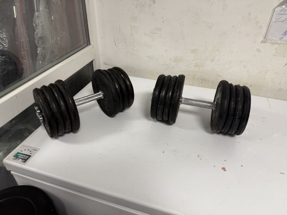 Gantere reglabile cauciuc noi 12 kg+12 kg=24 kg. Pret 200 lei