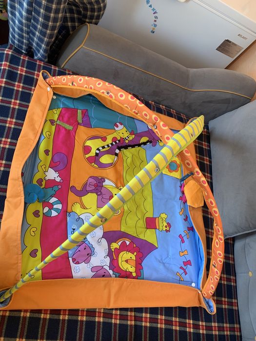 Продам детский развевающий ковкик с дугой