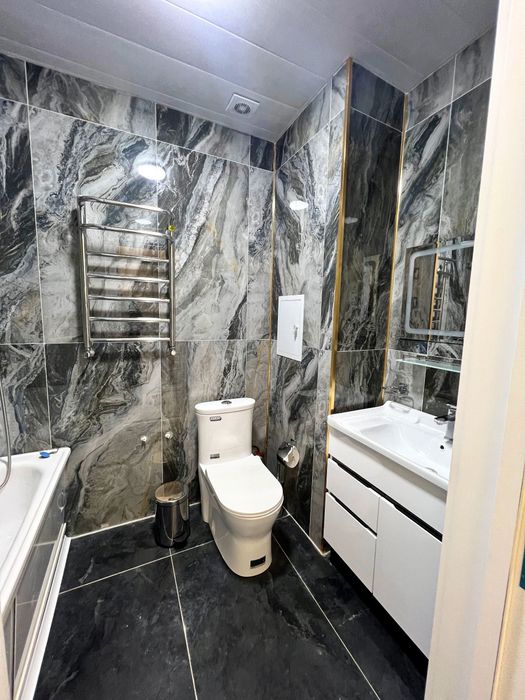 Юнусабад-12, рядом со станцией метро «Туркистон».
Сдается в аренду 2-к