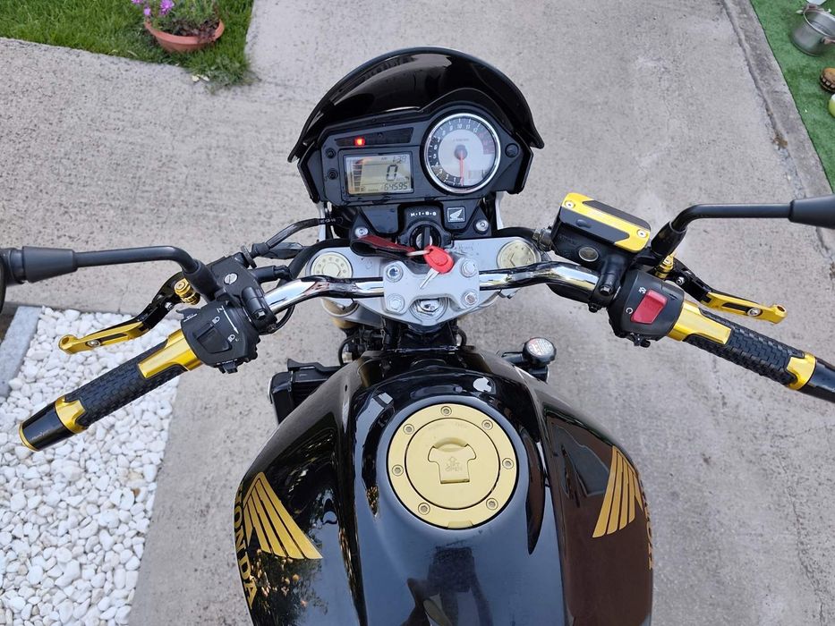 Honda Hornet 600F (CB600F) 2005 г. – обслужена, готова за сезона