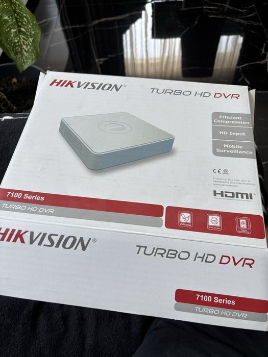 DVR Hikvision 7100 series 4 canale