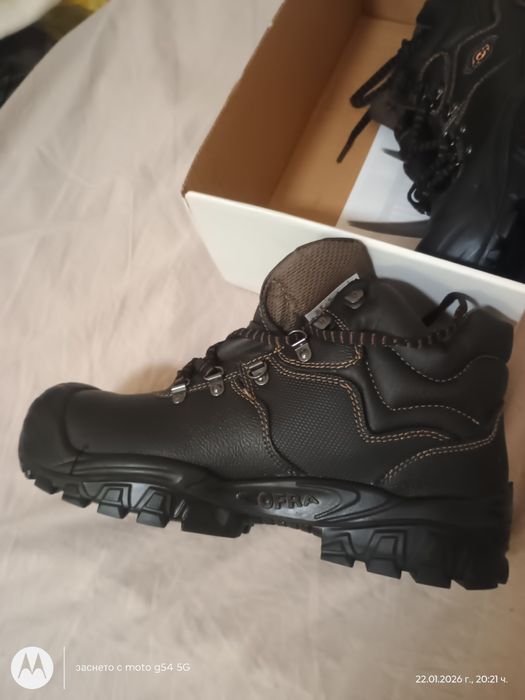 работни обувки 42