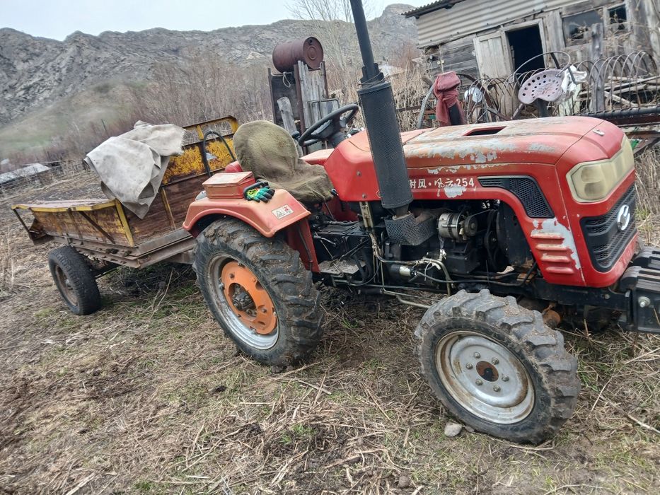 Трактор китайский трехцилиндровый