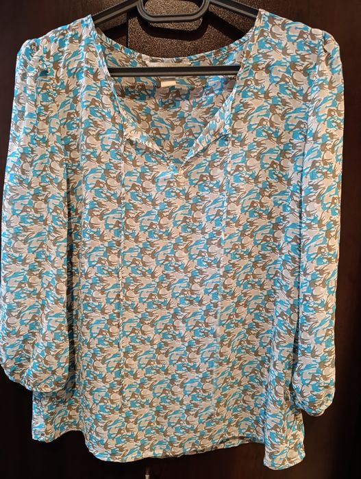 Два броя леки ефирни блузи - общо 10 лв.