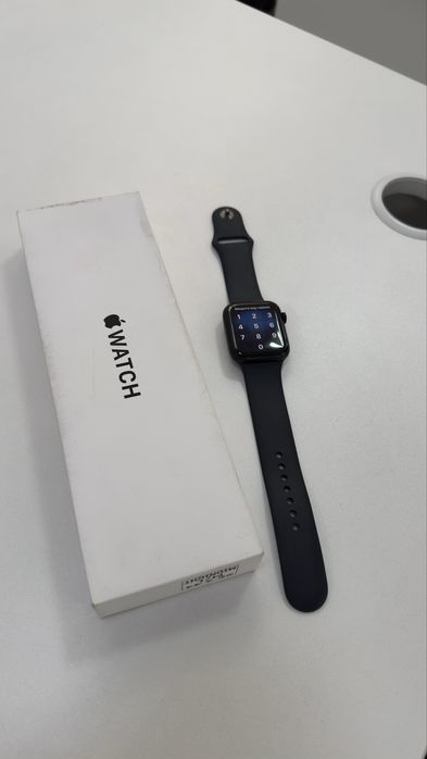 Продам Apple watch se 2
