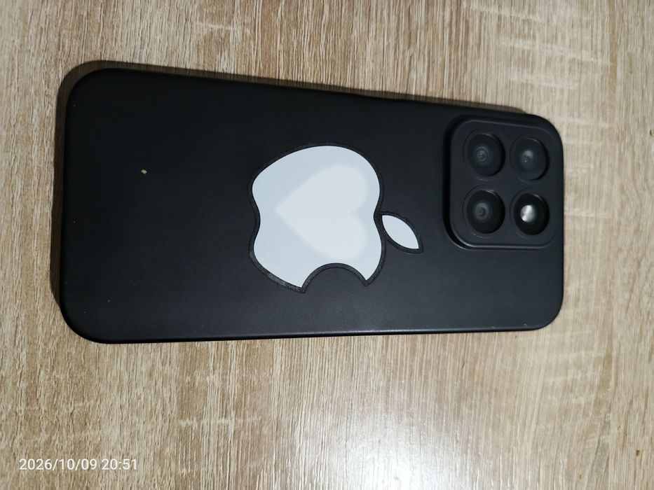 Продам телефон HONORx8b