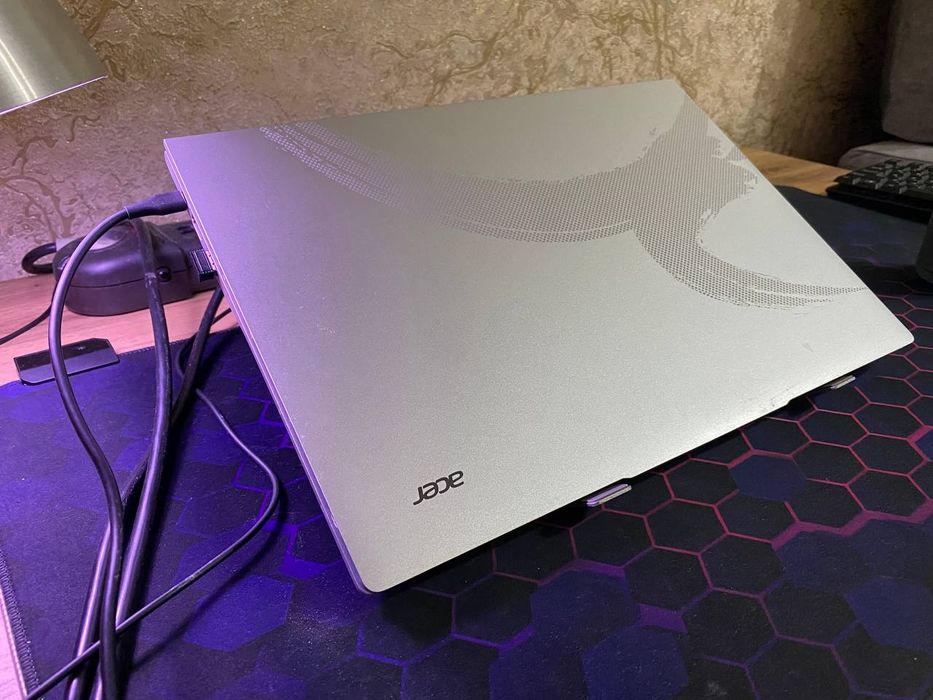 Продам ноутбук acer срочно!!