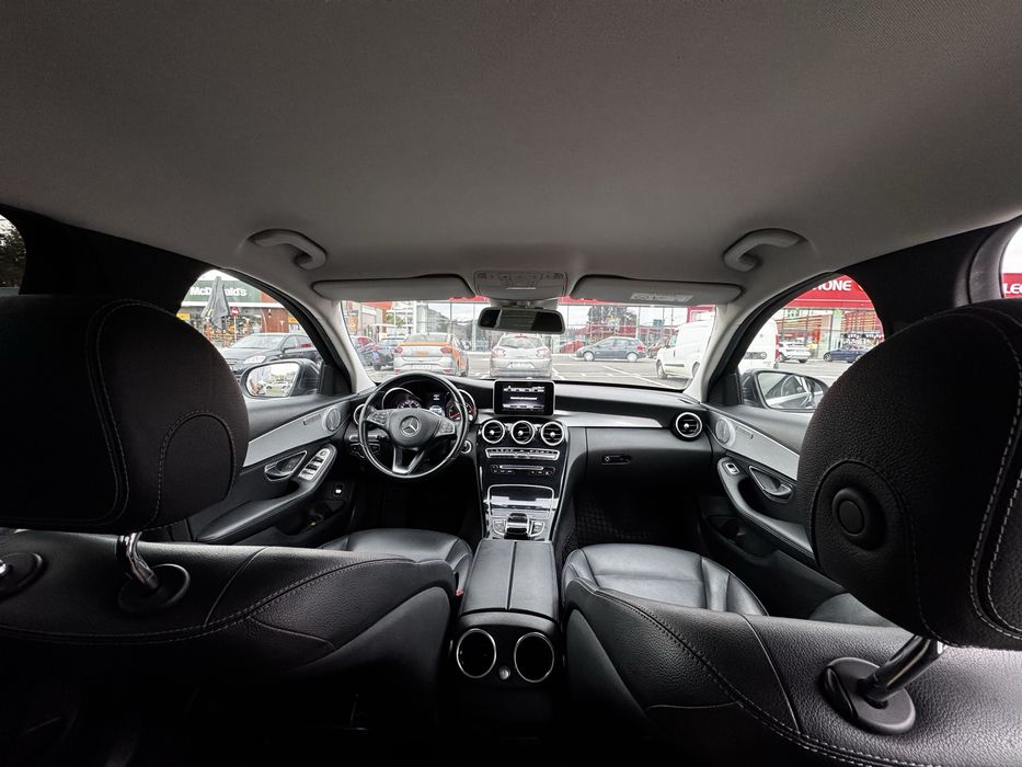 Mercedes-Benz C220