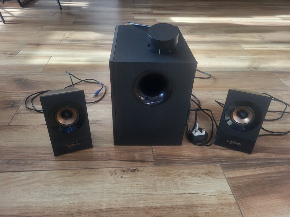 Субуфер и колони Logitech