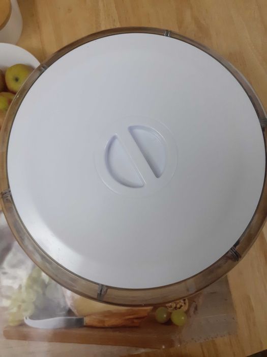 Диспенсер контейнер для сыпучих продуктов