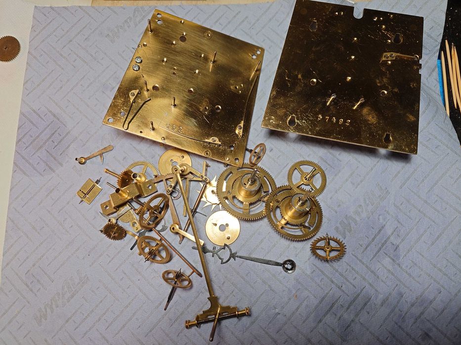 Pendula/ Ceas de perete cu pendul