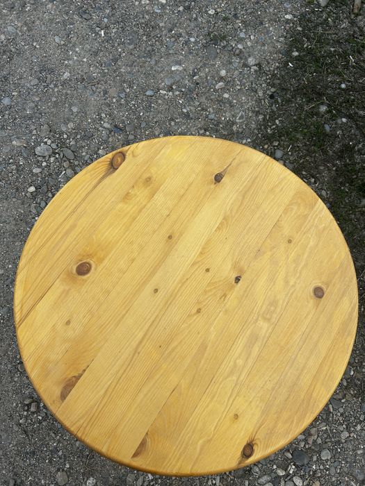 Продаю столы срочно !