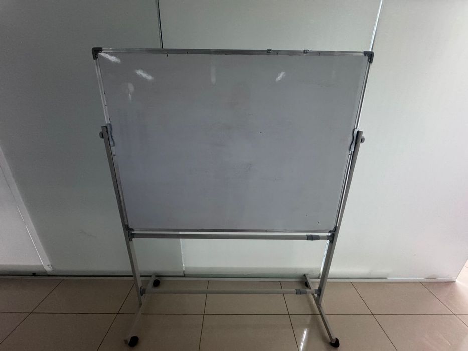 Маркерная доска двухсторонняя