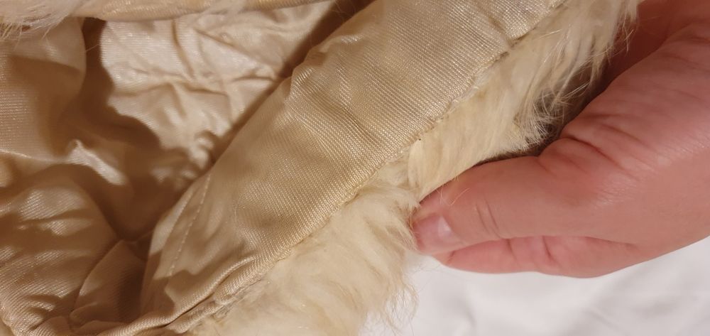 Căciuli blana naturala impecabile alba si neagra 54-56 cm