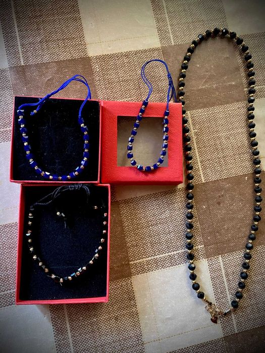 Луксозни гривни изработени от 14 карата злато и хематит