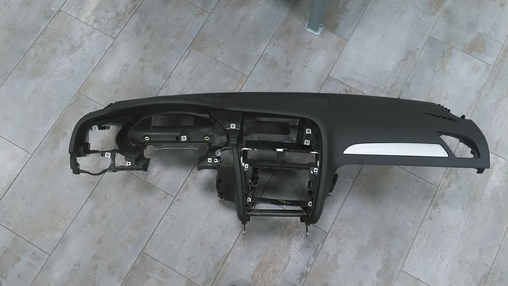 Plansa bord Audi a4 b8 originala
