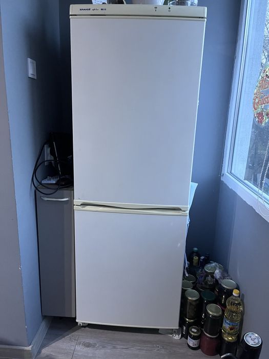 Хладилник с фризер