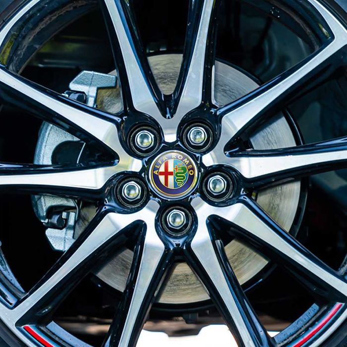 4 броя Силиконови стикери за Капачки за Джанти с лого Алфа Ромео