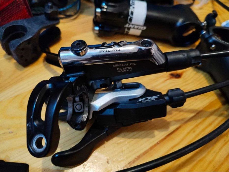 Продам тормоза Shimano XT и манетки Shimano SLX I Spec B