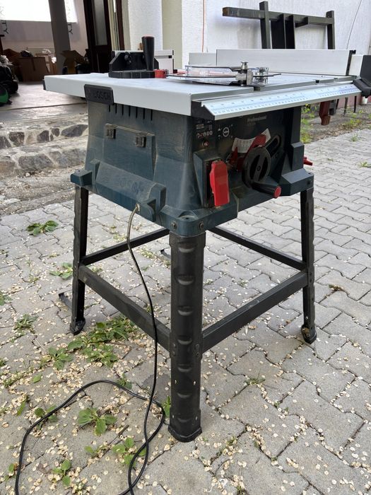 Fierastrau circular, stationar, cu masa, pentru lemn , Bosch Professional GTS 254, 1800W, stare ca nouă