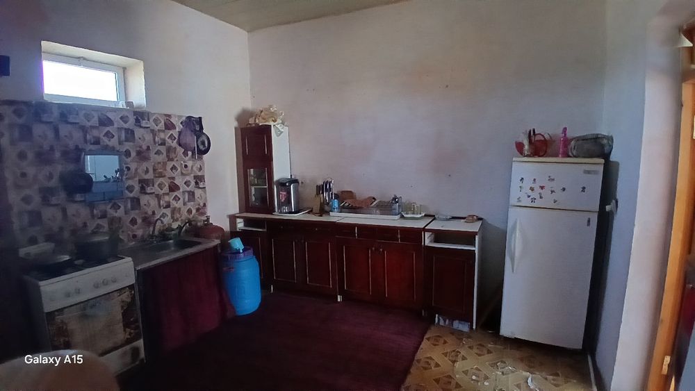 Uy, hovli-joy. Tinch osuda mahallada