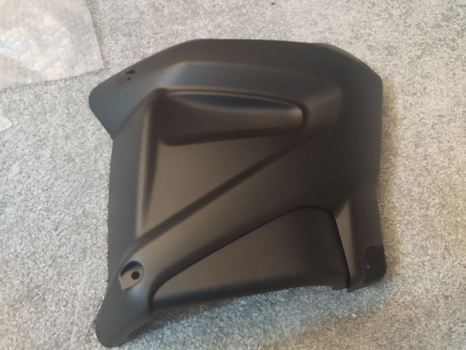 Carena dreapta originala pentru Yamaha xtz 1200 tenere, super tenere