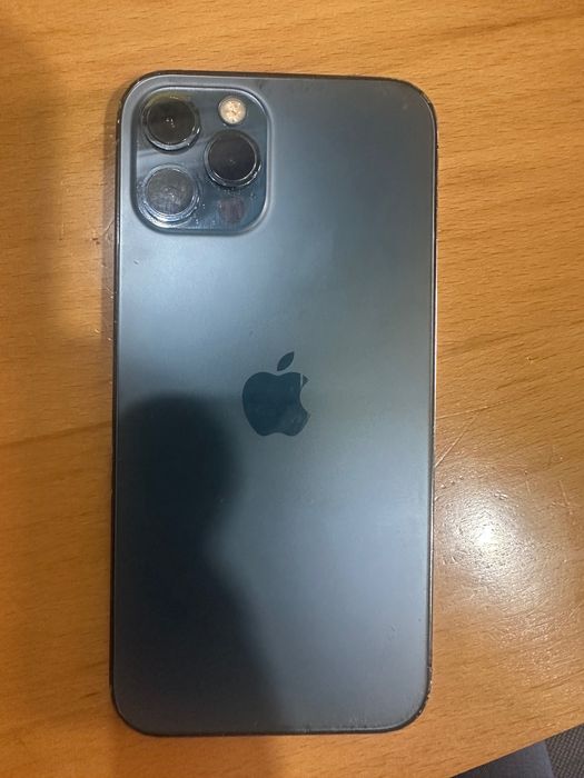 Vând telefon IPhone 12 PRO