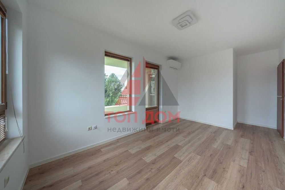 Продава се Тристаен апартамент в Варна, м-т Траката - 100 кв.м за 2280 €/кв.м - Снимка #11