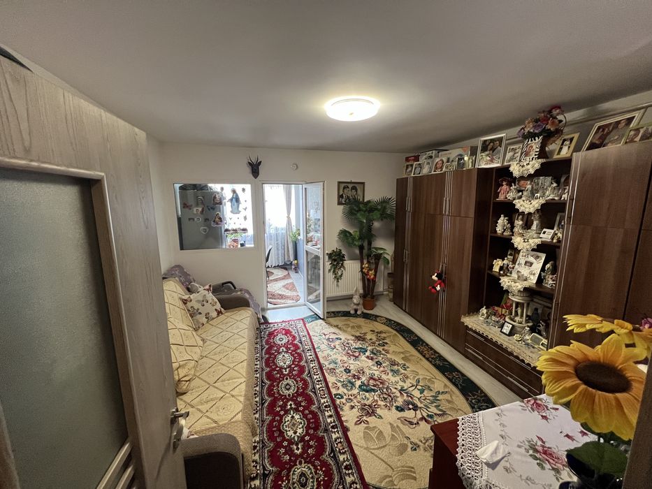 Vand garsoniera cartier Noua  33mp