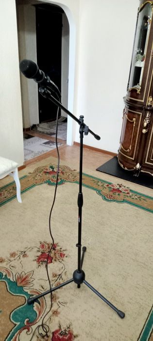 Штатив под микрафон