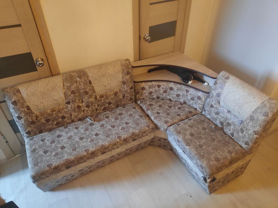 Продам мягкий уголок