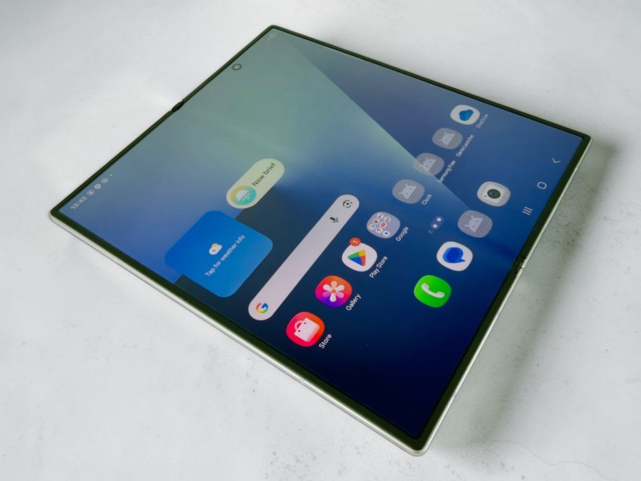 Samsung Galaxy Z Fold 7 5G 256GB 12RAM Silver Shadow 75 ЗАРЯДА! Гаранция!