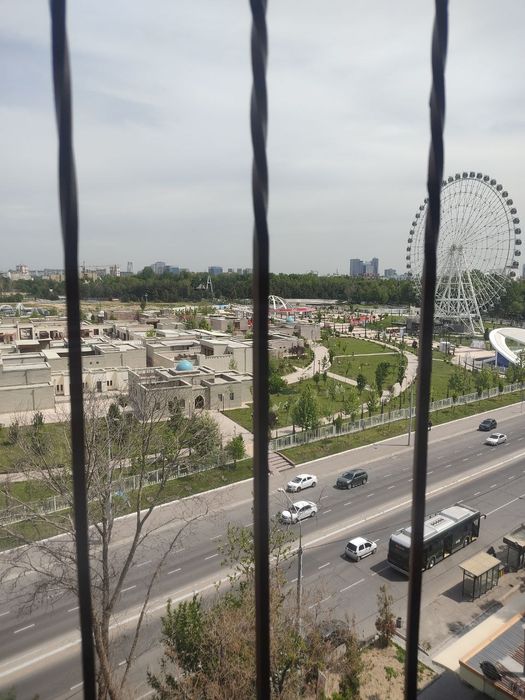 Марказдаги 4 хонали срочна