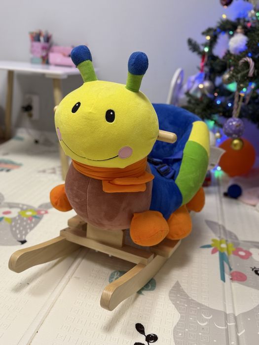 Люлка гъсеница със звук