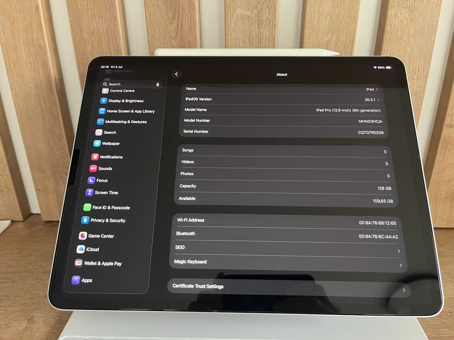 Ipad Pro 12.9 (5th Gen) + Magic Keyboard + Pen
