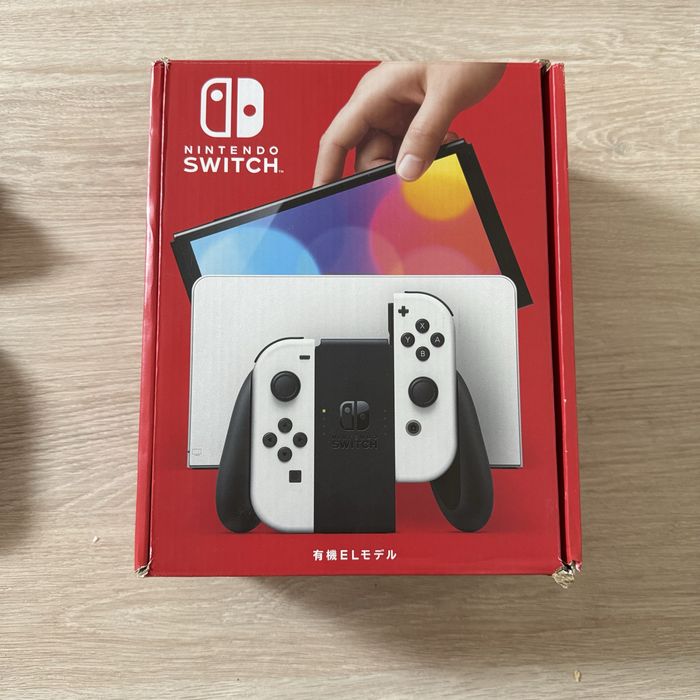 Продам Nintendo Switch OLED