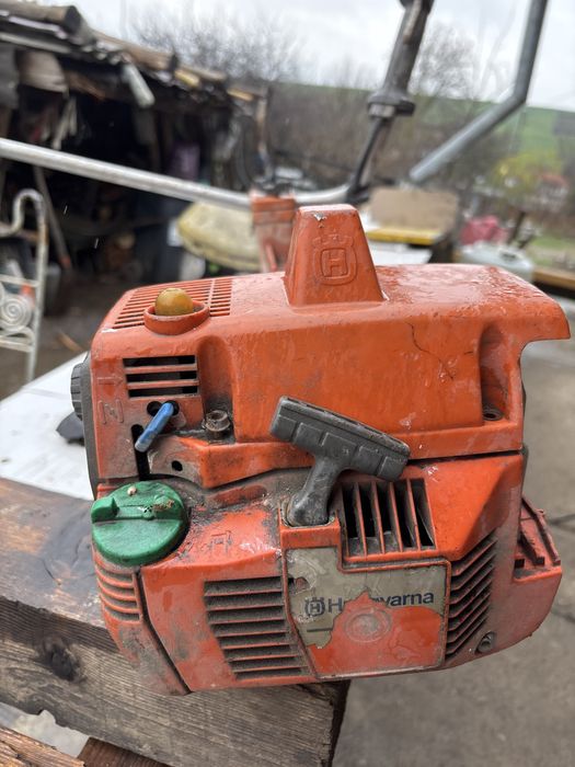 Vand motocoasa Hukcsvarna ;utilizata in gospodarie