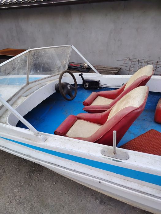 Vand Barca cu motor