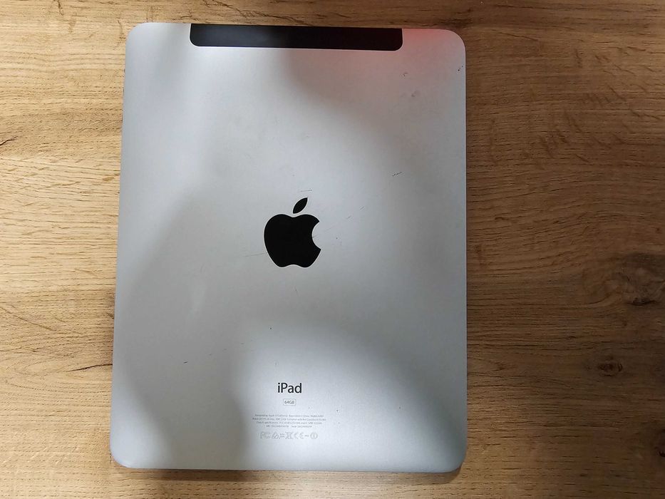 Apple iPad 1st Gen (A1337 EMC 2328) 64GB + 3G – За части / Подута батерия