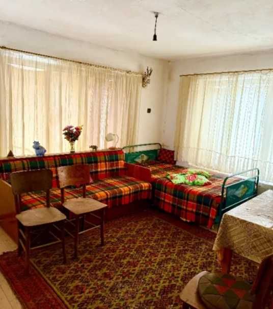 Триетажна къща в с. Лясково с гараж и работилница. отлична възможност!