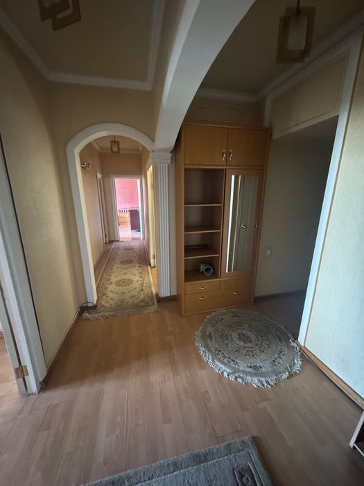 Своя квартира (4/4/12) в банковском доме напротив Гламур на Нукусской