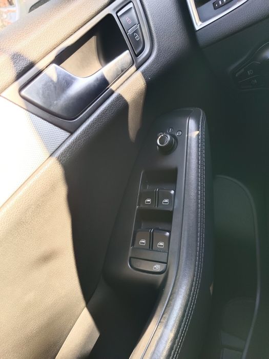 Vând Audi q5 2009