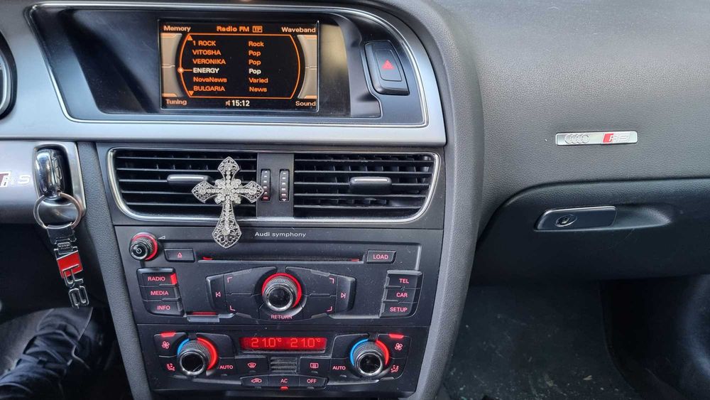 Климатроник Ауди А5, S5 панел управление  в перфектно състояние.