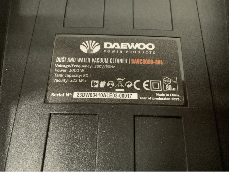 Професионална прахосмукачка Daewoo 3000W / 80 L - мокро и сухо