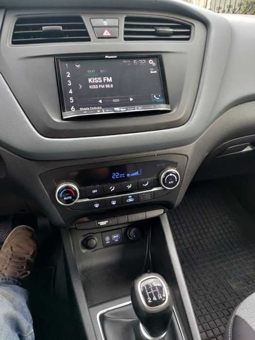 Hyundai i20 Black Line 1,25 /85CP 2015(octombrie) 6900€ ușor negociabil. Se vinde deoarece am trecut la Hyundai hibrid!