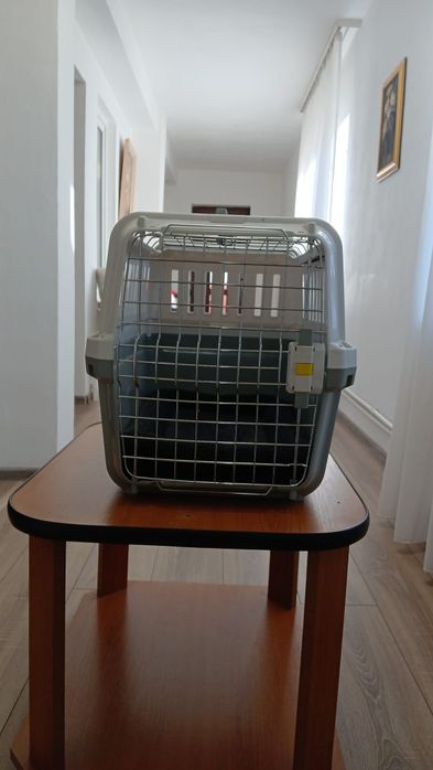 Vând cușcă pt cățeluși