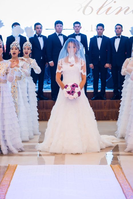 Продам свадебное платье бренда La Sposa