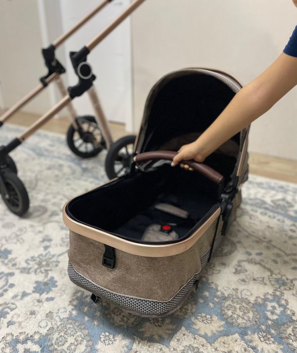 Продам детскую каляску