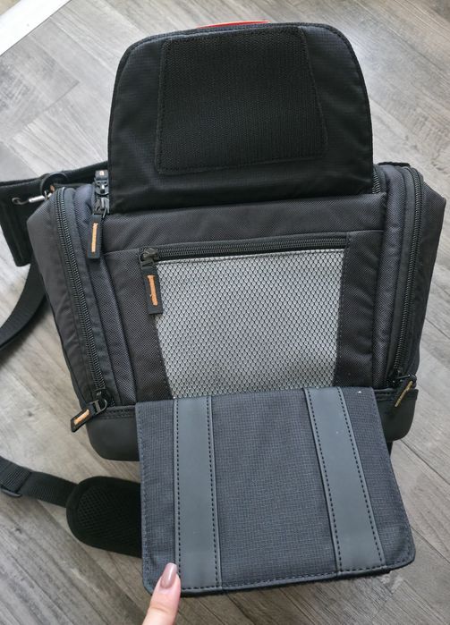 Отлична! Чанта за фотоапарат Case Logic SLRC - 203